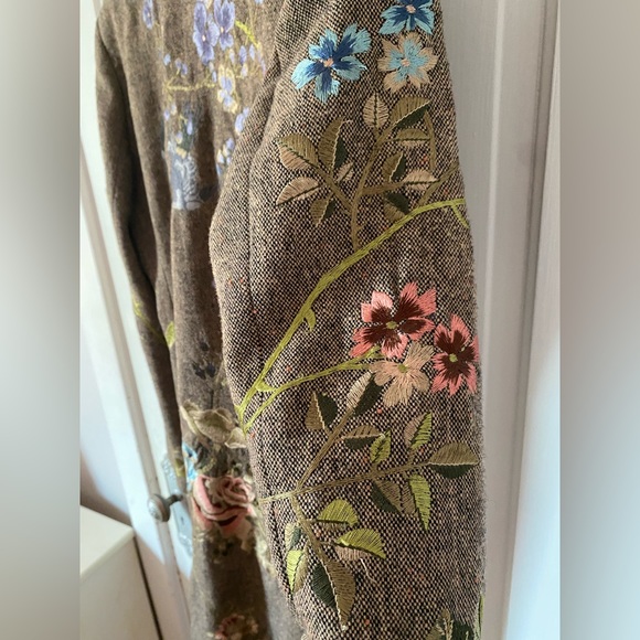 Gorgeous floral jacket! Boho embroidered flowers wool-blend tweed Nygard coat - Picture 5 of 16